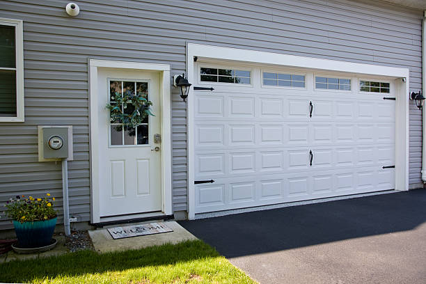 24/7 Emergency Garage Door Panel Replacement experts in Salem, IN